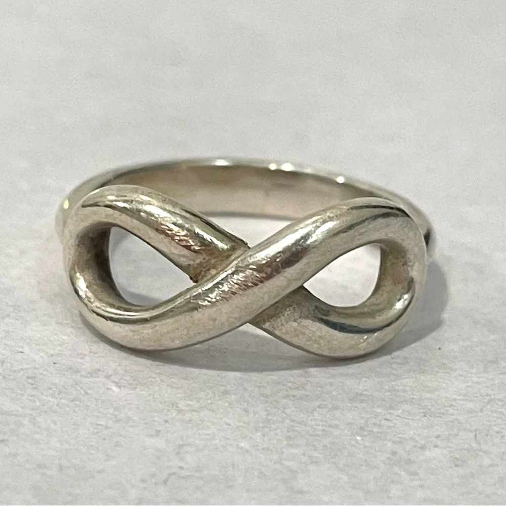 James Avery 925 Sterling Silver Infinity Ring